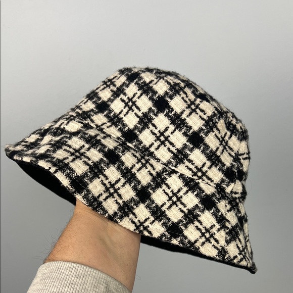 Marcus Adler Accessories - Marcus Adler New York plaid black & white bucket hat